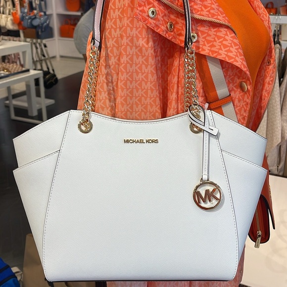 Michael Kors Jet Set Lg Saffiano Leather Chain Shoulder Tote MK
Optic White 
NWT - Picture 4 of 16